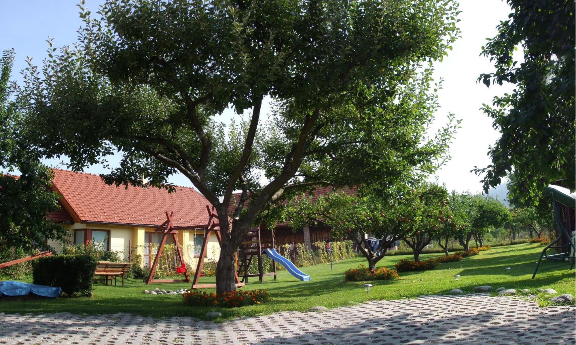 Agami T Villa Pavčina Lehota Exteriör bild
